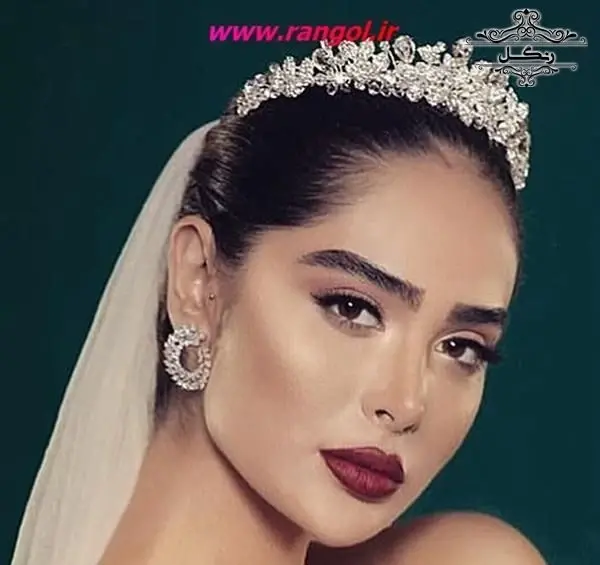 عکس دختر چشم ابرو مشکی با حجاب