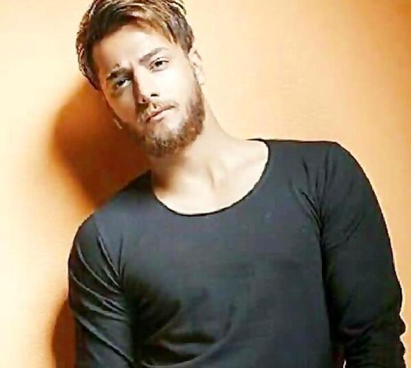 عکس قدیمی از امیر مقاره