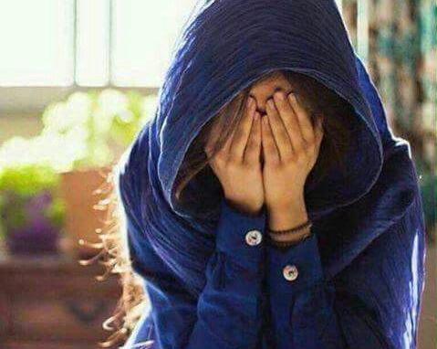 عکس دختر بچه غمگین بدون متن