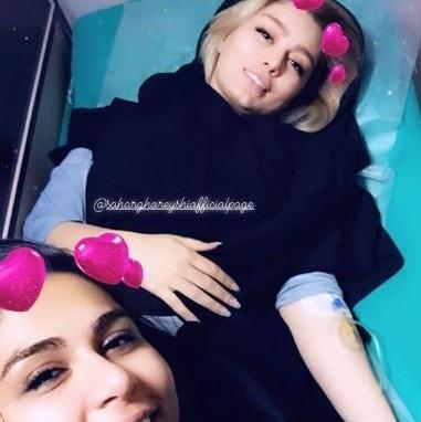 عکس سحر قریشی روی تخت خواب