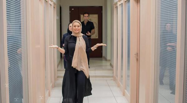 عکس سحر قریشی در آسانسور