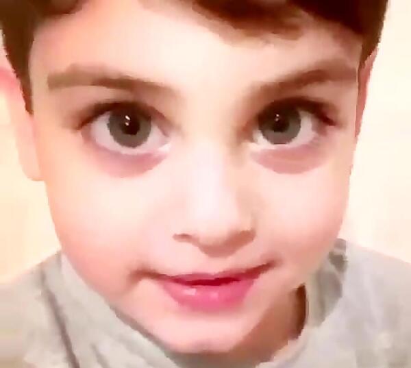 عکس پسر چشم آبی