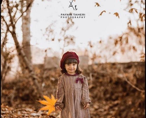 عکس دختر بچه در طبیعت پاییزی