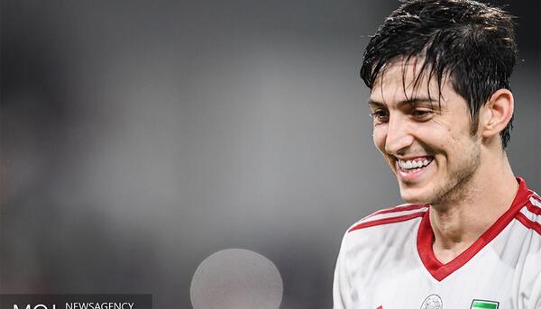 عکس سردار آزمون با پیراهن پرسپولیس