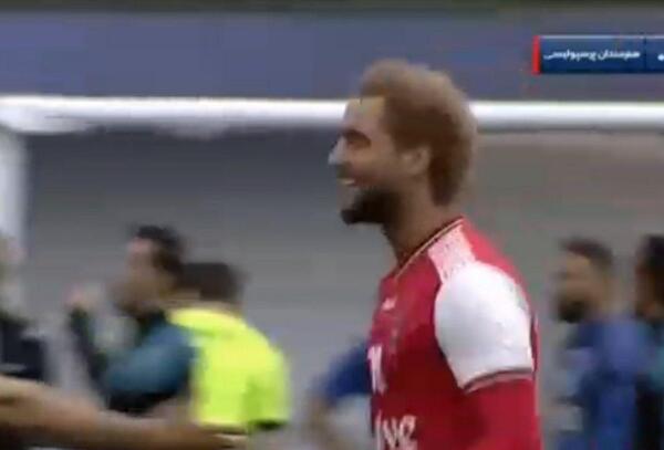 عکس امیر مقاره با لباس پرسپولیس