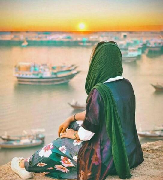 عکس دختر از پشت برای پروفایل اینستا
