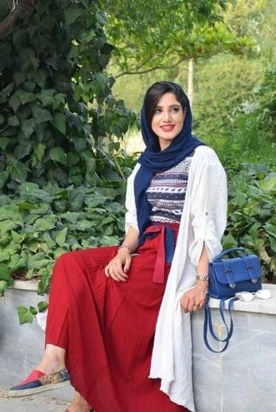 عکس دختر خوش تیپ با مانتو