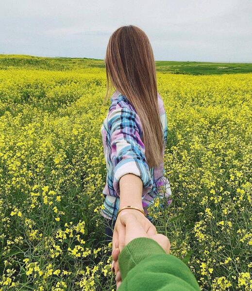 عکس دختر از پشت سر با هودی