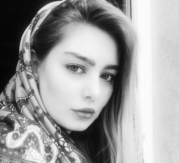 عکس سحر قریشی افغانی است