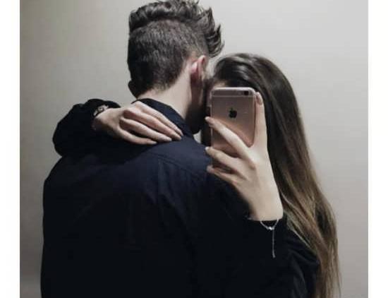 ژست عکس عاشقانه دونفره سلفی