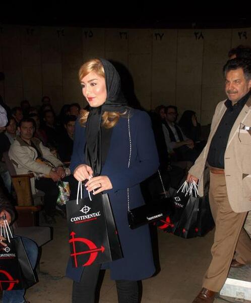 عکس سحر قریشی با کفش پاشنه بلند
