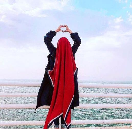 عکس سحر قریشی کنار دریا