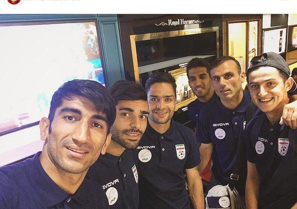 عکس سردار آزمون با علیرضا بیرانوند