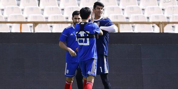عکس سردار آزمون با علیرضا بیرانوند