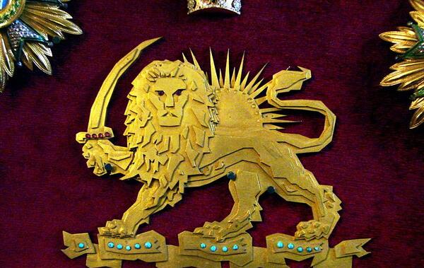 عکس شیر شمشیر