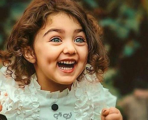 عکس دختر بچه ی شاد