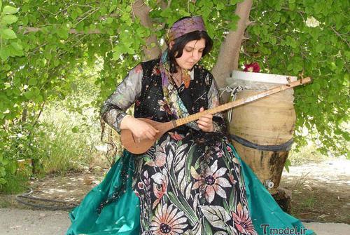عکس رقص دختر قشقایی
