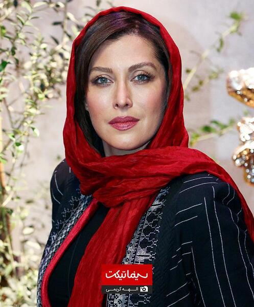عکس سحر قریشی در رقص روی شیشه