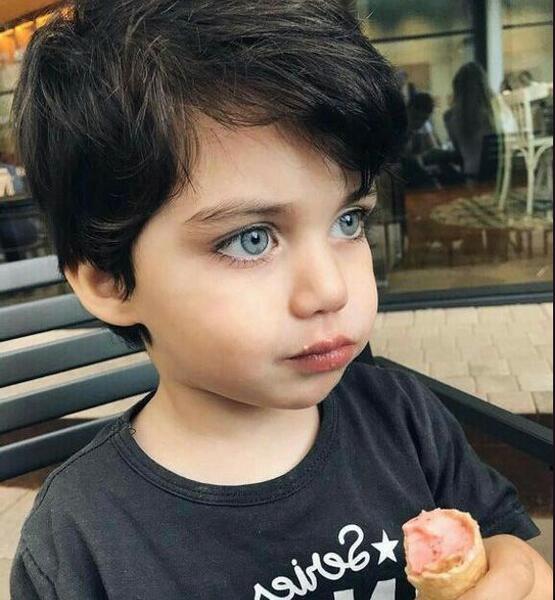 عکس پسر زیبا چشم رنگی