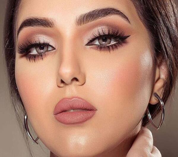 عکس دختر چشم عسلی برای پروفایل