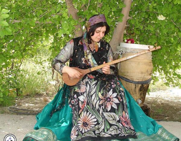 عکس زن قشقایی جدید