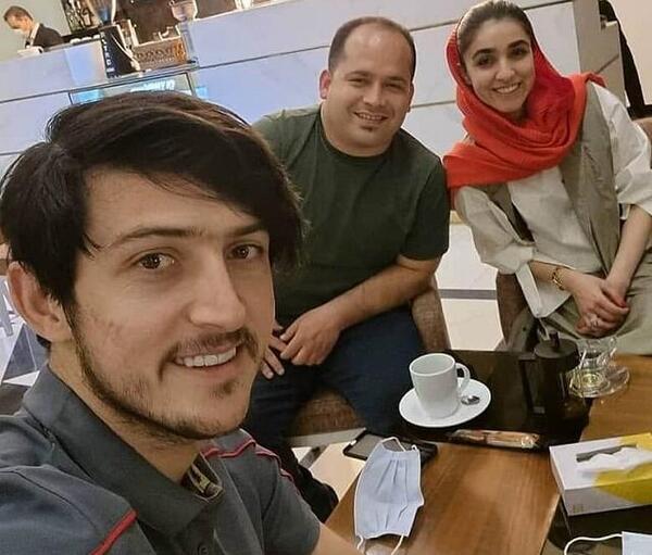 عکس سردار آزمون با همسرش
