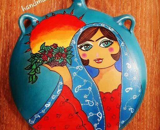 عکس نقاشی روی سفال طرح خاتون