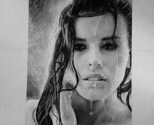 عکس نقاشی سیاه قلم چهره خیس