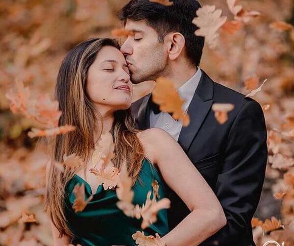 ژست عکس عاشقانه