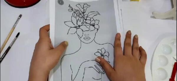 عکس کپی طرح نقاشی روی بوم
