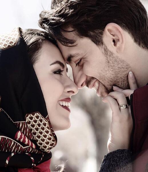 عکس دونفره با گل