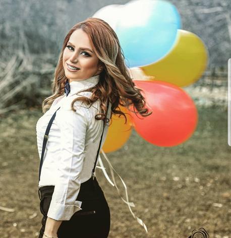 عکس فرمالیته با لباس اسپرت