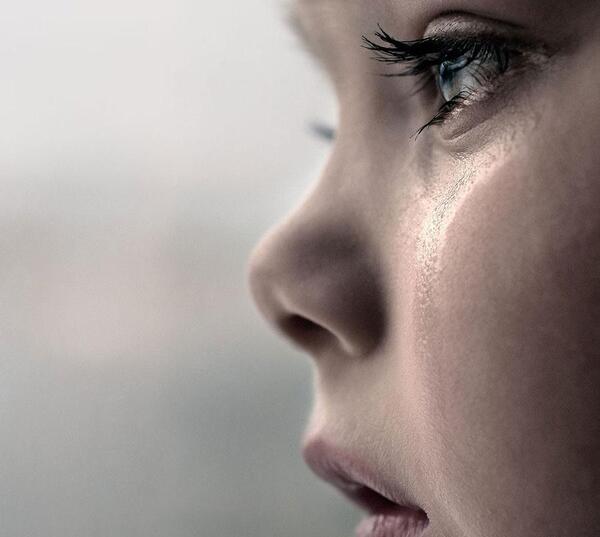 عکس کودک غمگین
