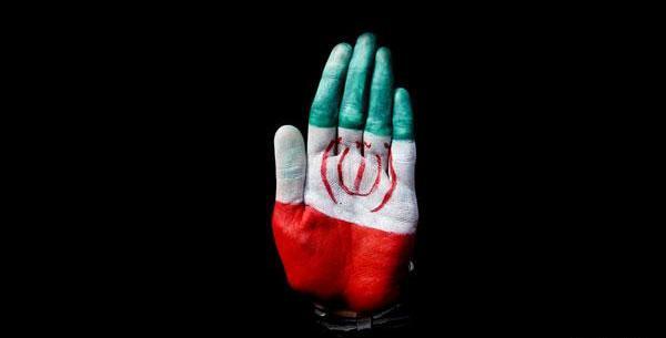 عکس پرچم ایران روی دست