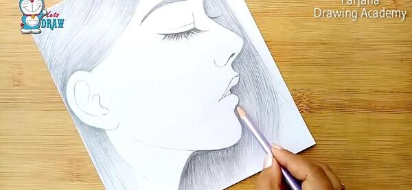 عکس نقاشی چهره نیم رخ