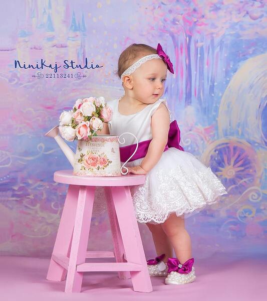 عکس آتلیه صورتی