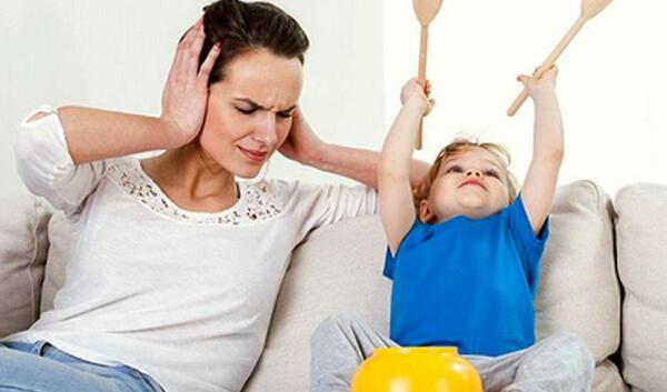 عکس کودک بیش فعال