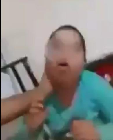 عکس کودک آزاری توسط مادر
