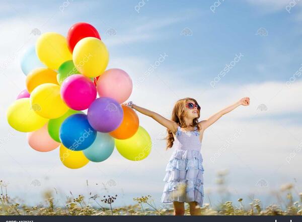 عکس کودک با بادکنک