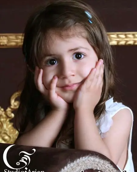آتلیه تخصصی عکس کودک آرین