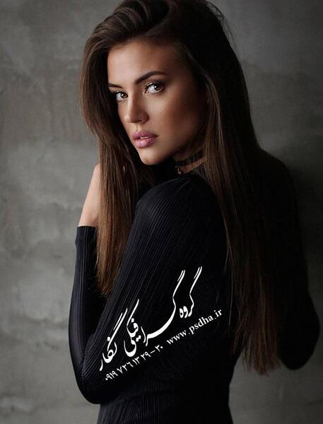 ژست عکس آتلیه