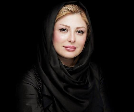 ژست عکس آتلیه