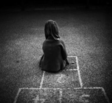 عکس کودک تنها