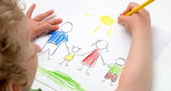 عکس نقاشی دخترانه چهار ساله