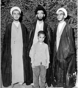 عکس پدر خامنه ای با عمامه سفید