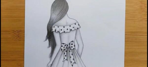عکس نقاشی دخترانه مو بلند