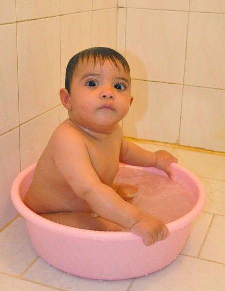 عکس نی نی در حموم