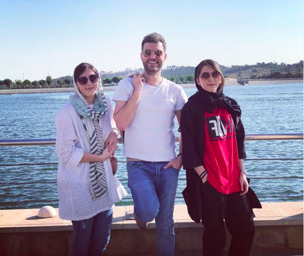 عکس باربد بابایی با همسر