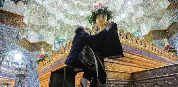 عکس خادمان حرم حضرت معصومه