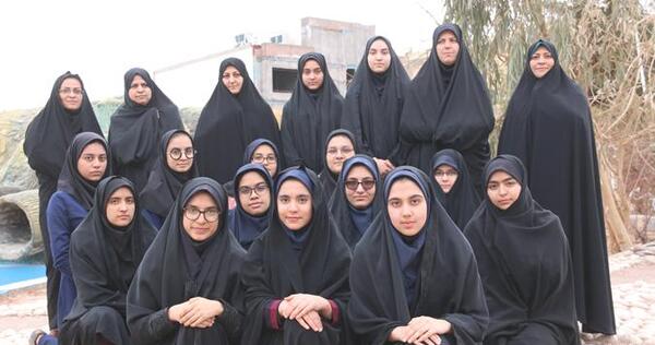 عکس دبیرستان دخترانه